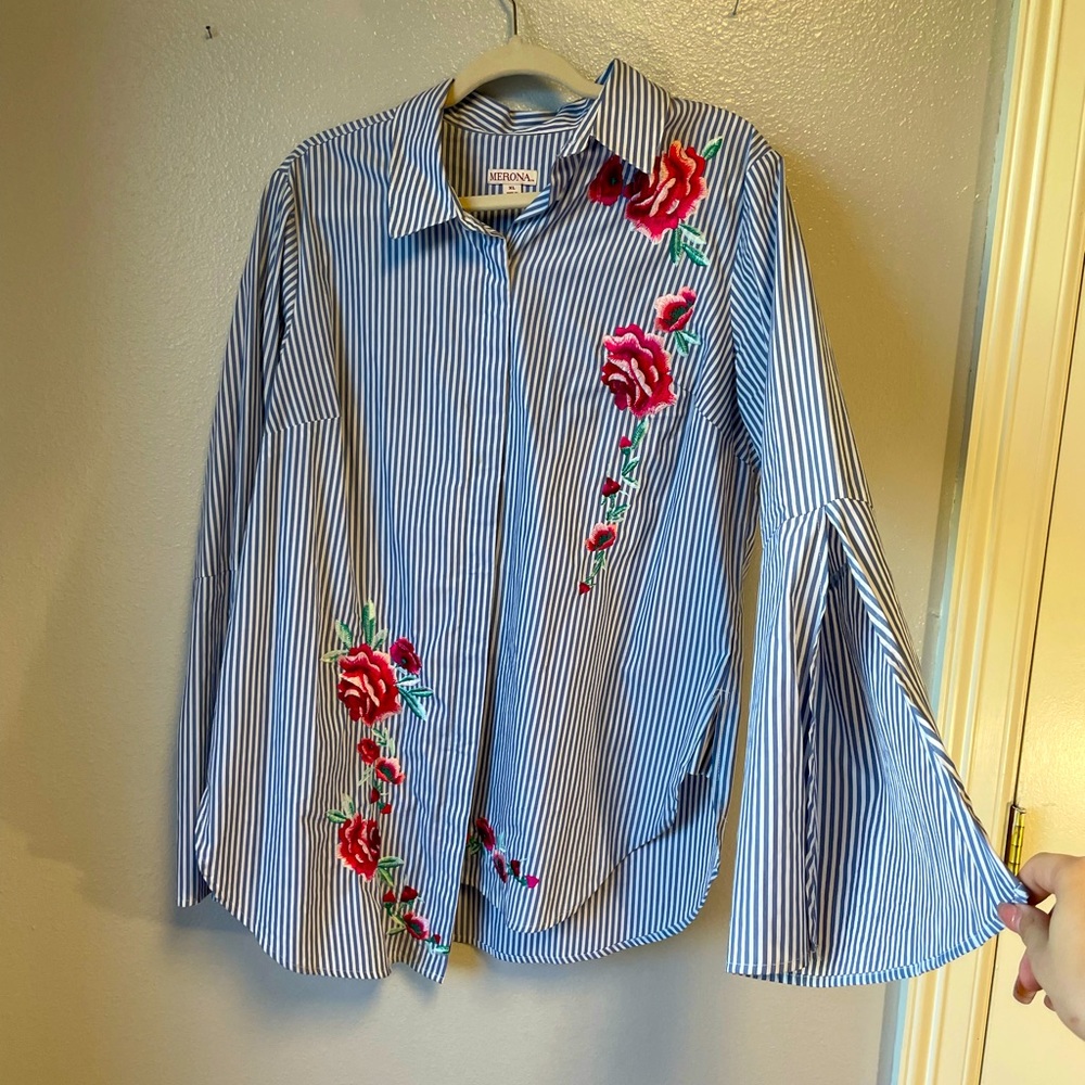 Like New Blue Stripped Button Up Shirt